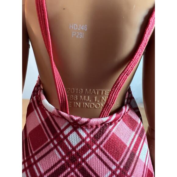 2019 Mattel Fashion Barbie Pink Red Plaid Dress Articulated Joints - Picture 9 of 9